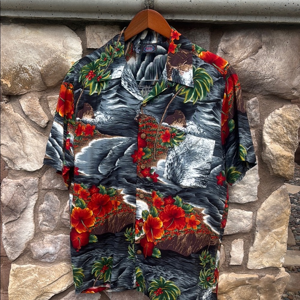Trading Maui Co. Men’s Hawaiian Beach Floral Shirt Short Sleeve Size Medium